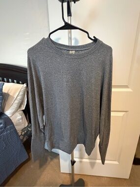 Mono B Heather Gray Long Sleeve Knit Top